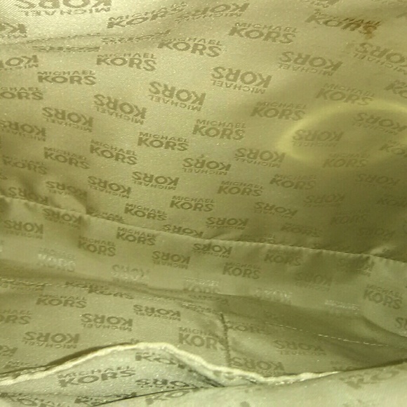 Sold sold Authentic micheal kors tote - Picture 3 of 4